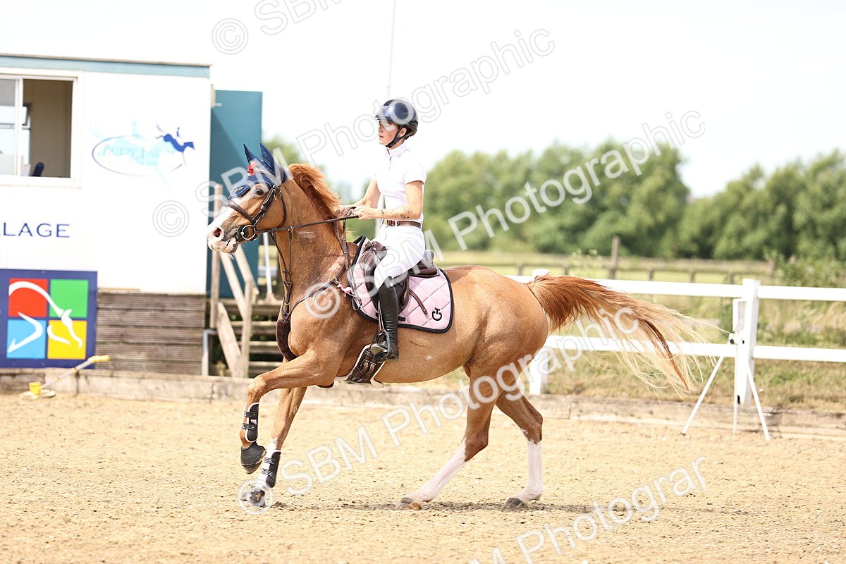 SBM_000544 - Class 15 - Redpost Equestian Senior Foxhunter - 1.20m