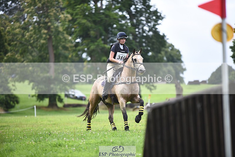 240804-113340-12320 - 316-Chloe_Dunn-TOWERHILL_SHAMIE