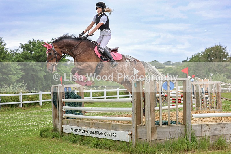 3E7A3672 - Class 6: Hawkins Motors Senior 1.00m Derby