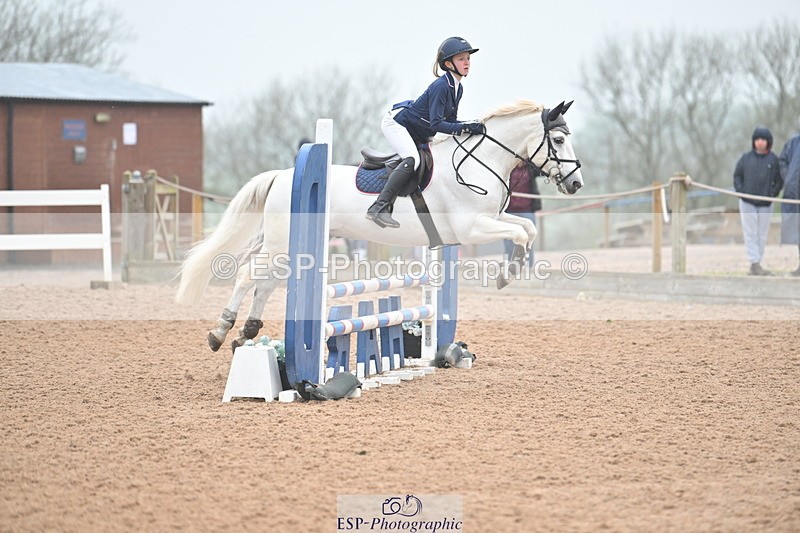 240505A-090316-03375 - Cls 1 Pony Intro 70cm