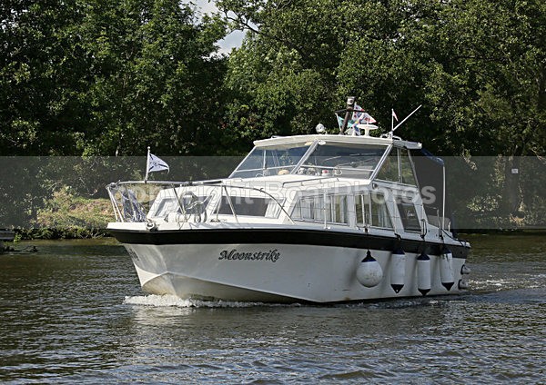120701 MOONSTRIKE WT7A4030 - HENLEY ROYAL REGATTA - Sunday 1st July 2012