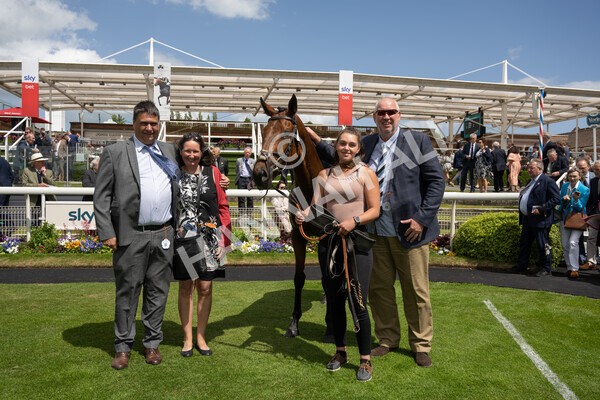 yr10062022r1-39 - Race 1 2.00pm Constant Security Gentlemen Amateur Riders Stakes