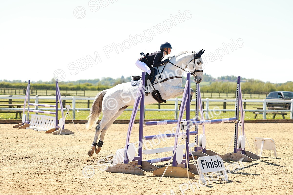 SBM_001295 - Class 4 - Senior Newcomers 1.10m