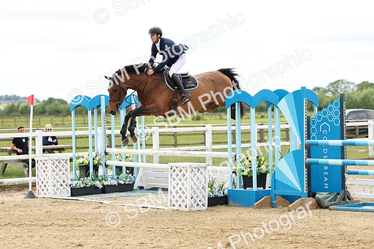 SBM_005966 - Class 19 - Senior Newcomers - 1.10m