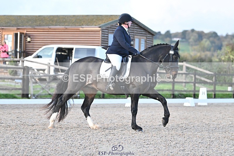 231105-160313-04010 - Cls 4 Novice 24 15.24 to 16.35 break