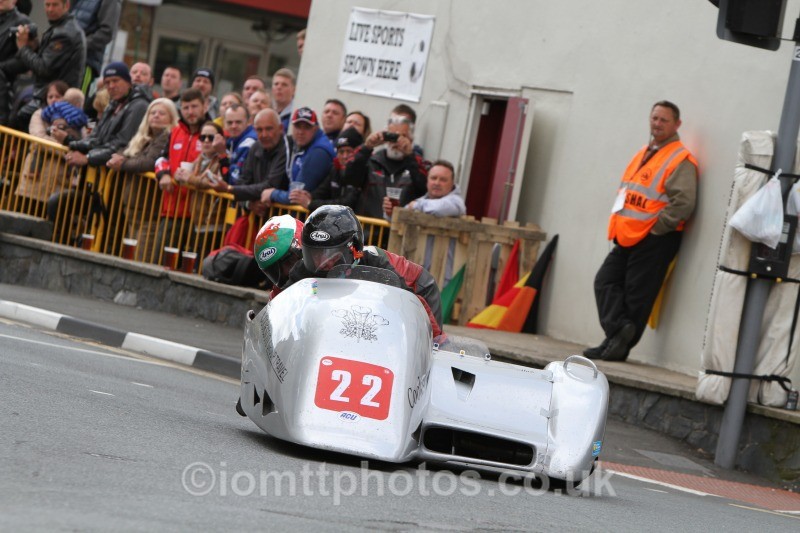 Mike Cookson & Alun Thomas - Sure Sidecar Race 2