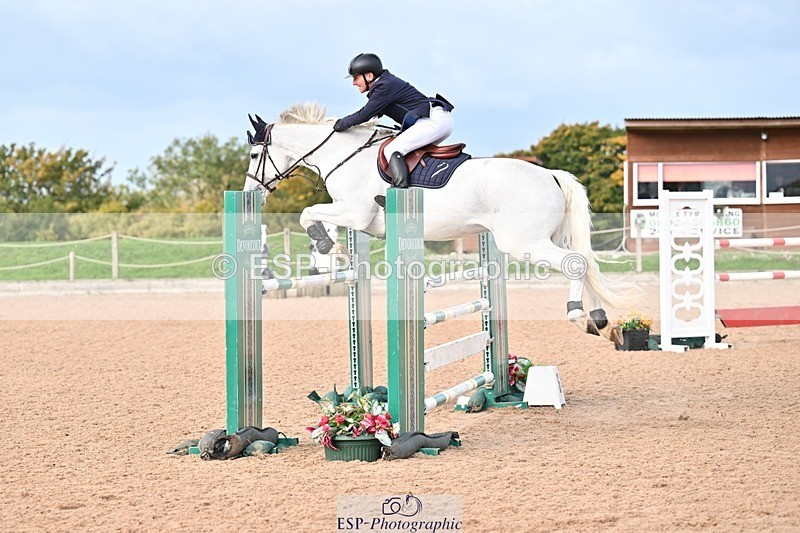 251005-101534-02710 - Cls 15 Foxhunter and 1.20m