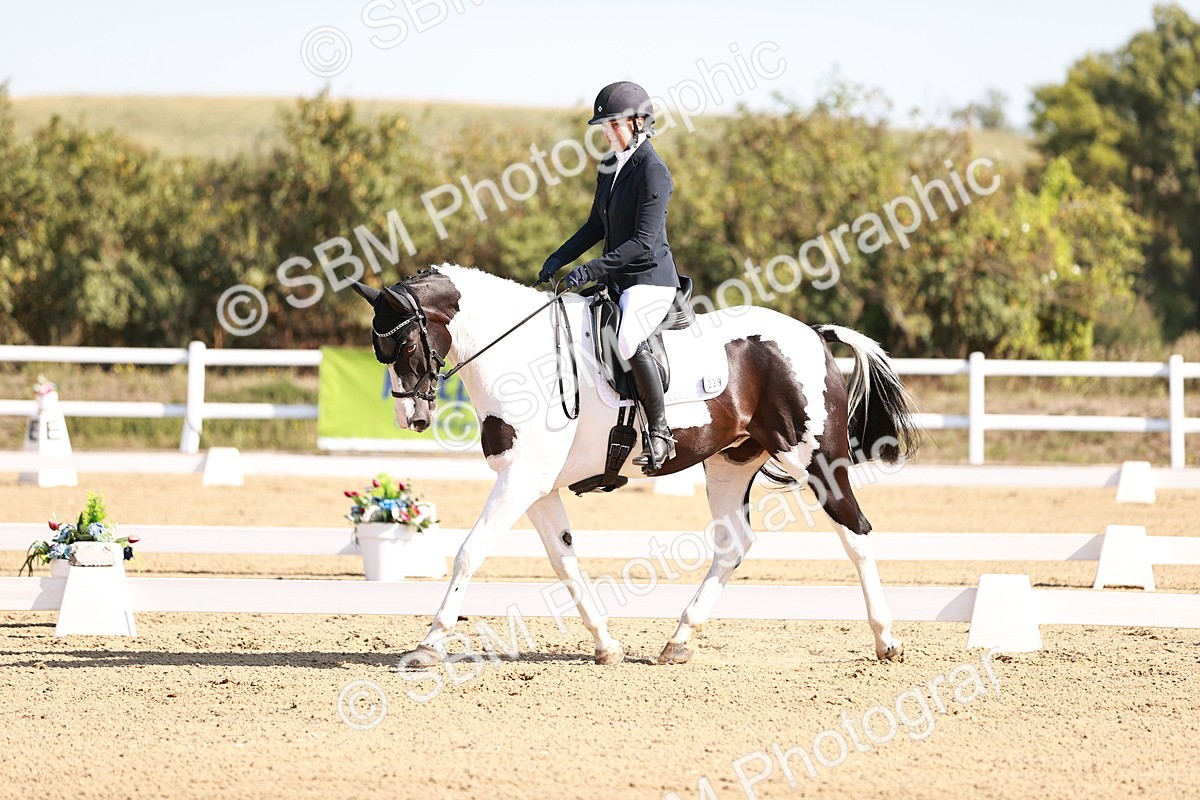 SBM_004345 - Class 12 - Novice 5 - 10.31-11.41