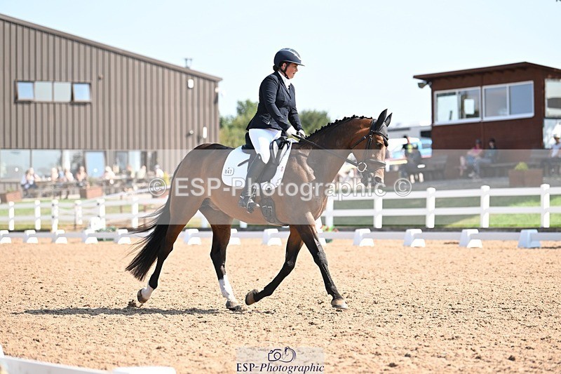 250816-104953-03460 - 047-Hannah.RogersWoodendfarm.Viva