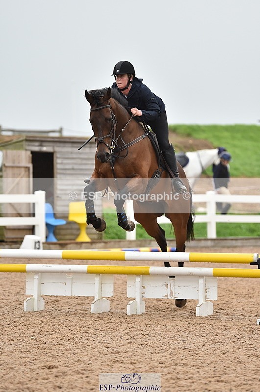 220829A-162734-00238 - 70cm Classes 3a 3b & 4