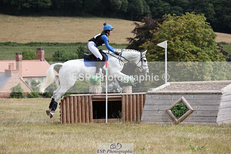 250802A-115557-01887 - A-021-Issy.Baldock-FREDDIE