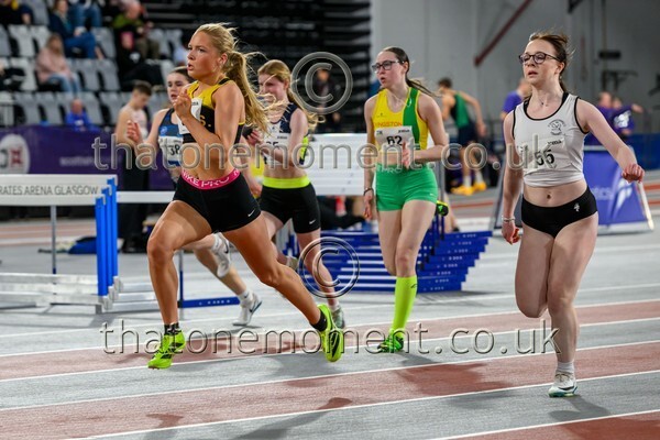 Age26SAT-914676 - Track Female Set One