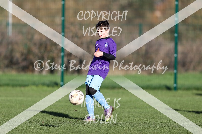 1DX32179 - 2025-11-23 FC Abbey Meads U13 Purple V Highworth Town Junior FC U13 T
