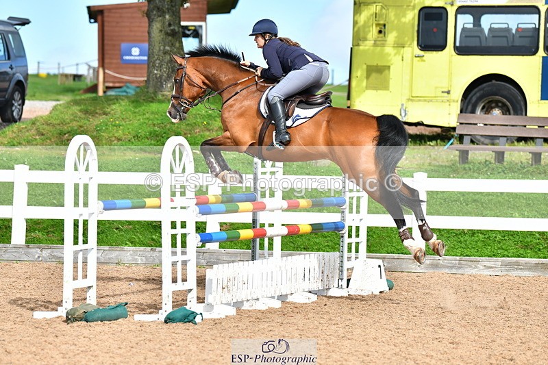 230819A-161209-01133 - Cls 33 1.05m Amateur Qualifier