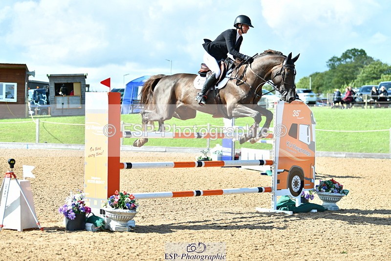 230723A-165847-13726 - Cls 8, 2 Star Medium 1.35m