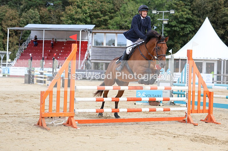 3E7A2073 - Class 4: Senior British Novice/90cm open