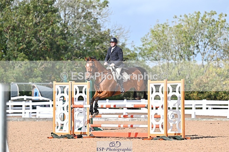 261014-130044-00537 - Cls  05 Snr Newcomers & 1.10m Open
