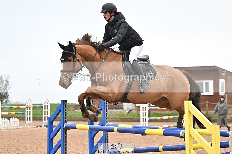 250122-135840-00548 - Cls 6 Foxhunter and 1.20m
