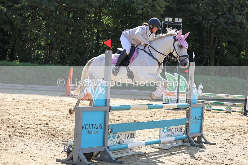 3E7A0901 - Class 4: Senior British Novice/90cm open