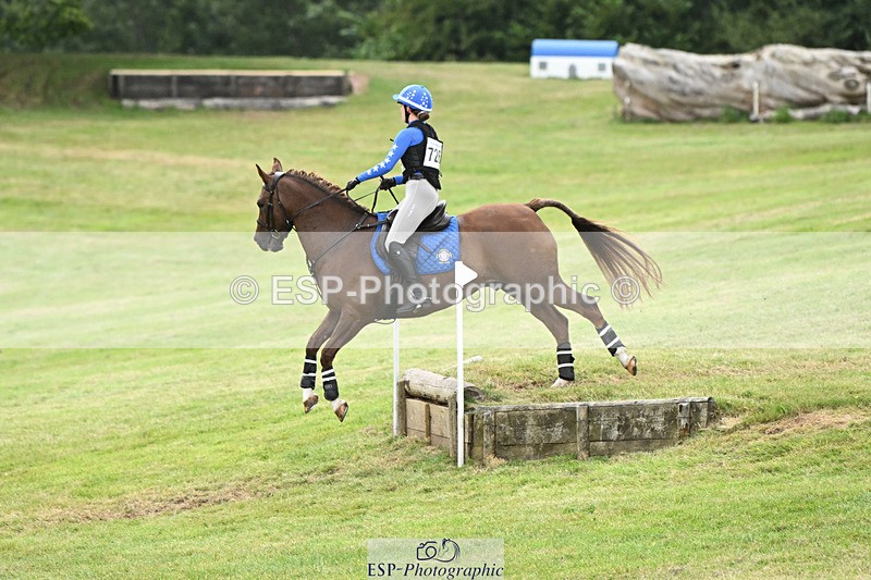 240825X-164935-37369 - 80cm XC 16.30 to 17.30