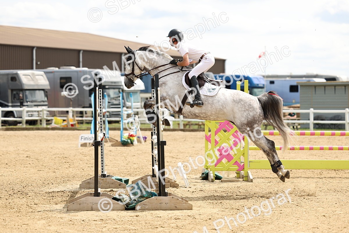 SBM_005371 - Class 18 - Senior 1.05m Open