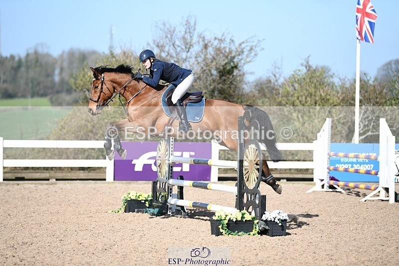 250330-104332-06234 - Cls 32 British Novice and 90cm