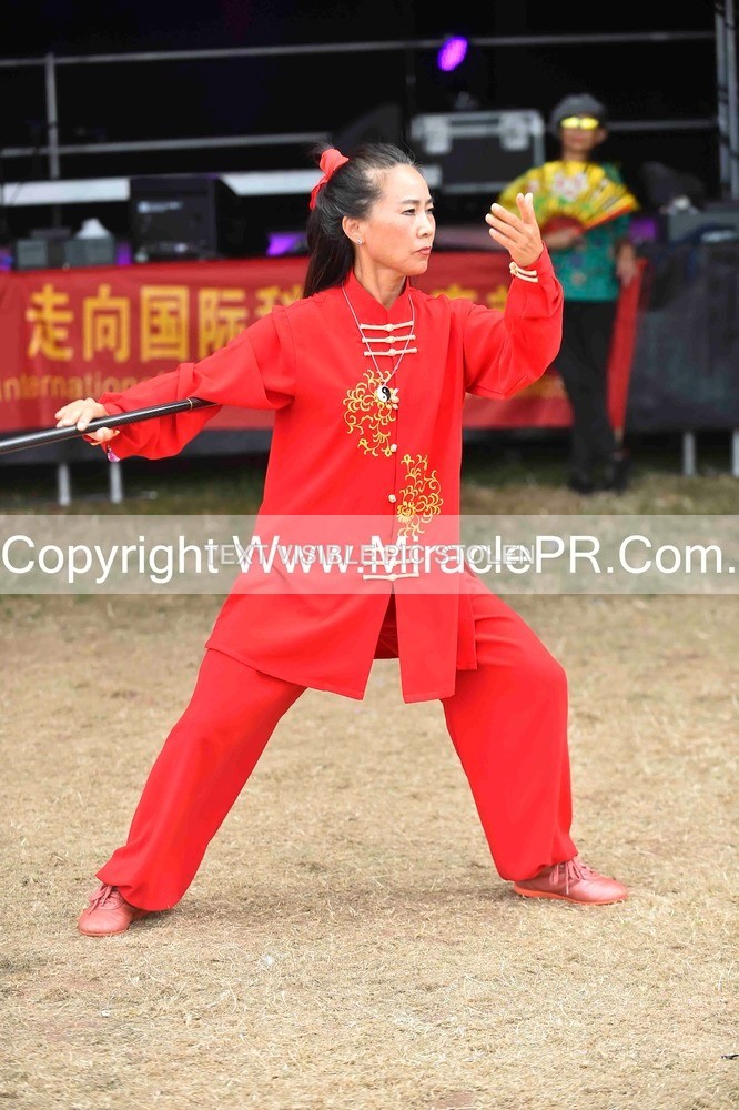 SH4_1584 - Tai Chi with Lisa Kay.