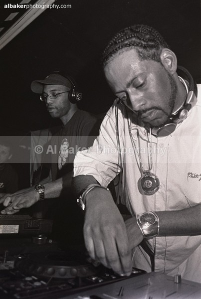 15 madlib  j-rocc - Friends-&-Family @ the-roadhouse 07.02.04