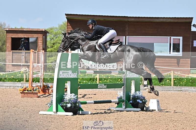 240509A-114003-01258 - Cls 9 Snr 1.20m Open