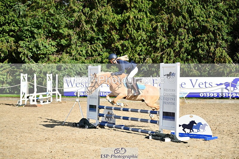 251004A-153253-01871 - Classes 8 & 9 70cm