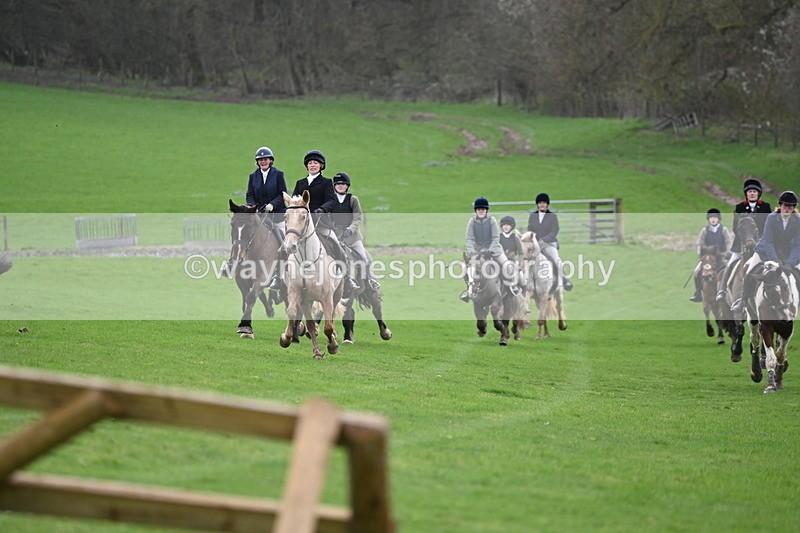 WJ6_9132 - Line Three