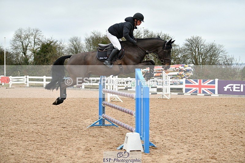 240112A-122243-00702 - Cls 5 Newcomers and 1.10m Open