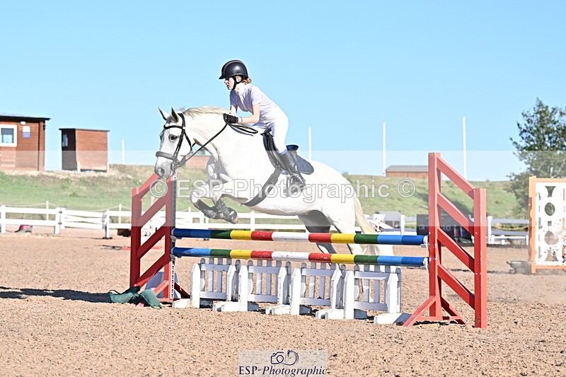 250708A-184503-00639 - 90cm Classes