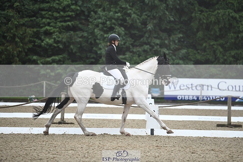 240720-113714-04357 - 123-Michelle_Wallis-Alvescot_Winning_Mood