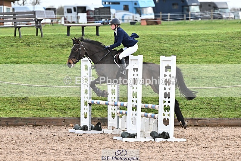 250416-090415-00014 - Cls 1 British Novice and 90cm