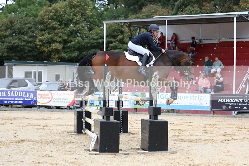 3E7A3130 - Class 8: Senior Newcomers/1.10m open