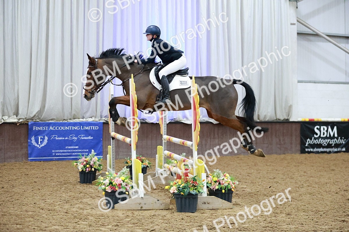 SBM_004442 - Class 17 - Senior Newcomers - 1.10m