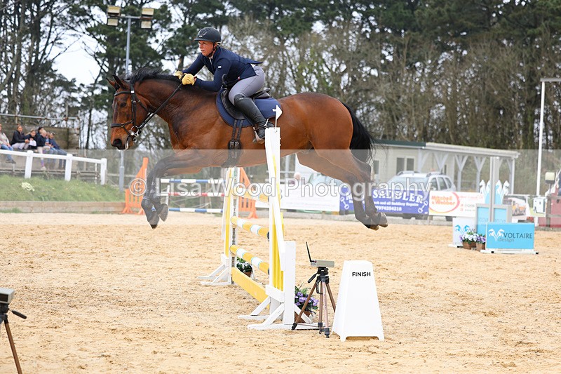3E7A7843 - Class 9: Senior Foxhunter/1.20 open