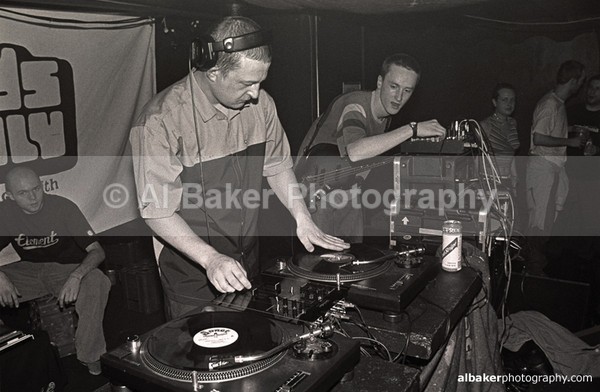 12 - Friends-&-Family @ the-roadhouse 14.04.01