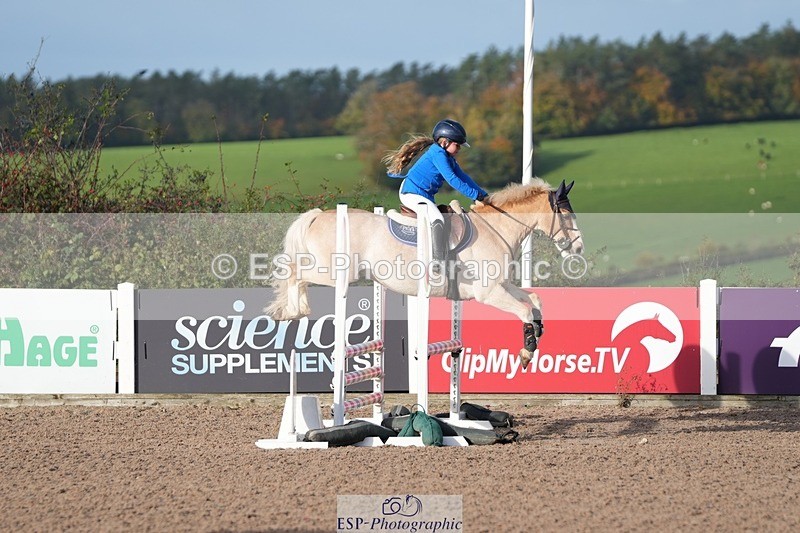 251025-100237-00004 - Cls 1+3 10 Yrs + Pony Intro 70cm