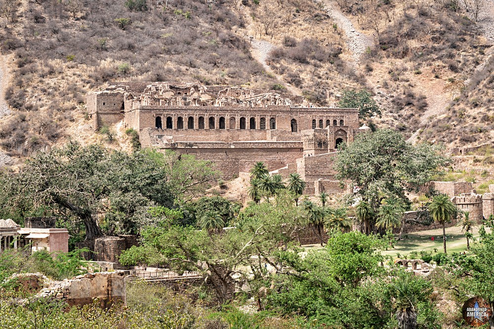 Abandoned Bhangarh Fort, India | Grounds View - ABANDONED INDIA