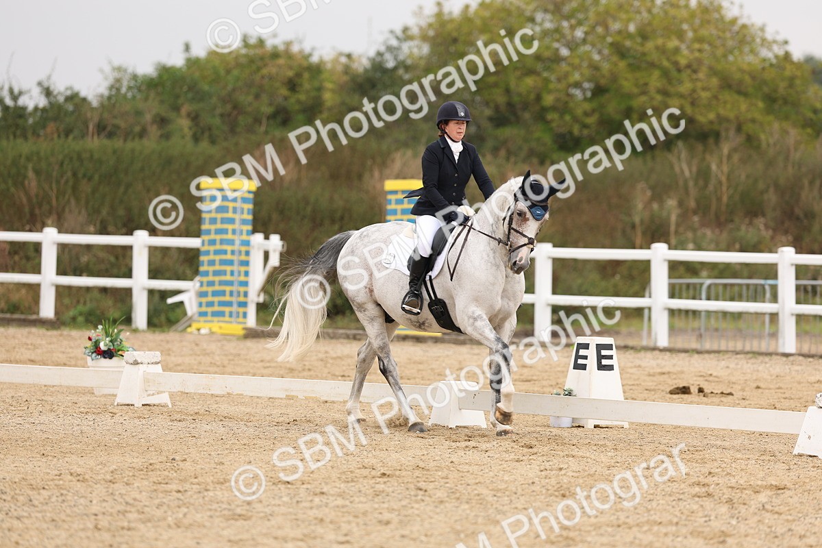 SBM_01614 - Class 9 - Novice 27 Champs