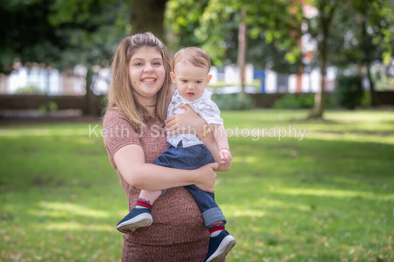 2KJS0900 - Jannie & Kristen family