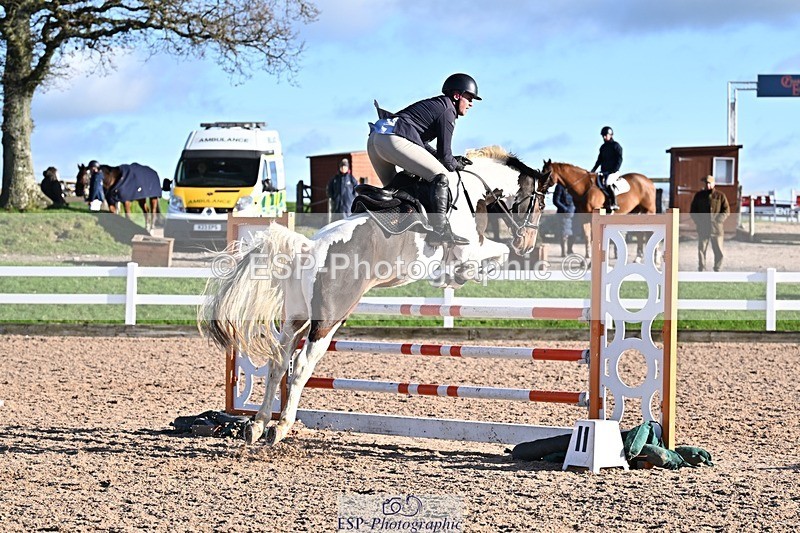 251119-125632-00406 - Cls 4 Newcomers and 1.10m Open