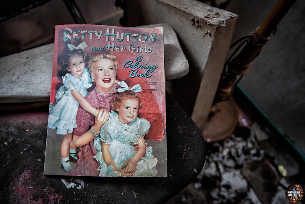 Catskill Game Farm (Catskill, NY) | Betty Hutton Coloring Book - Catskill Game Farm