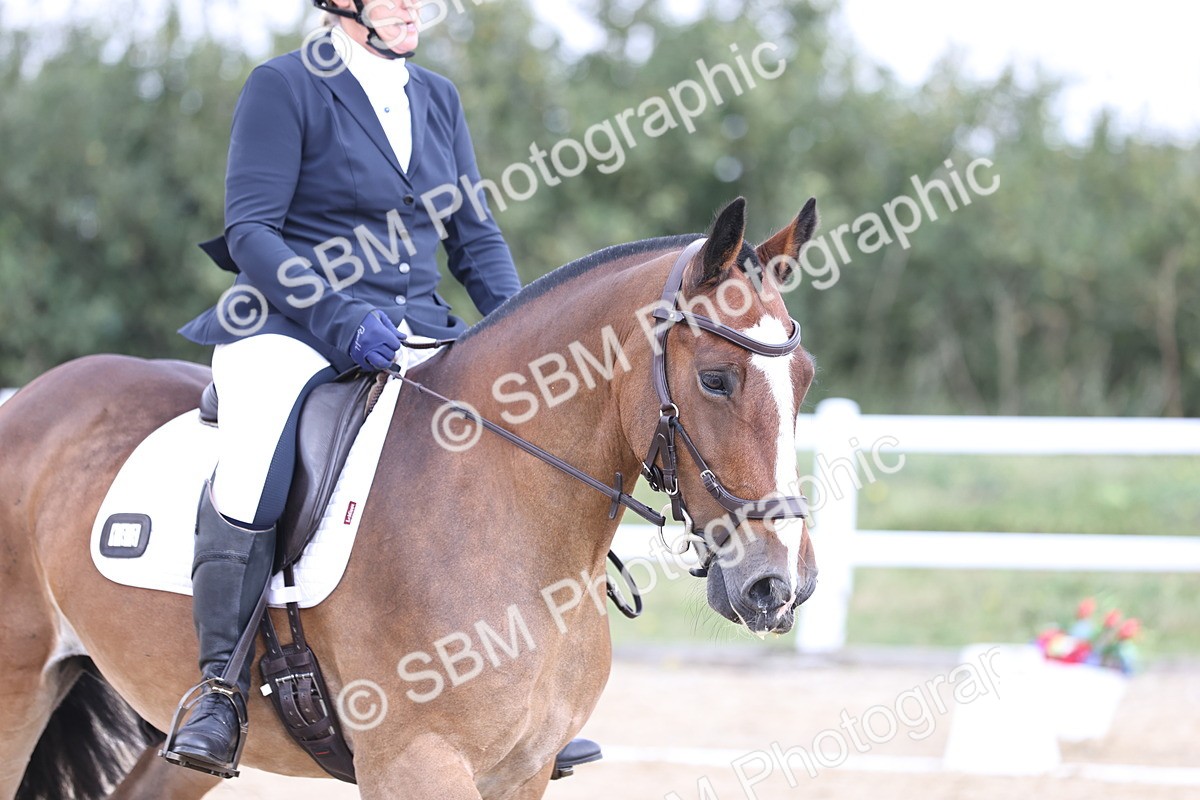 SBM_016225 - Class 14 - Novice 23 - 10.29-11.32