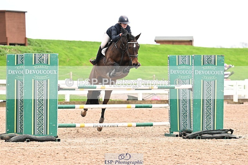 251206-134352-01166 - Cls 13 Snr Foxhunter and 1.20m