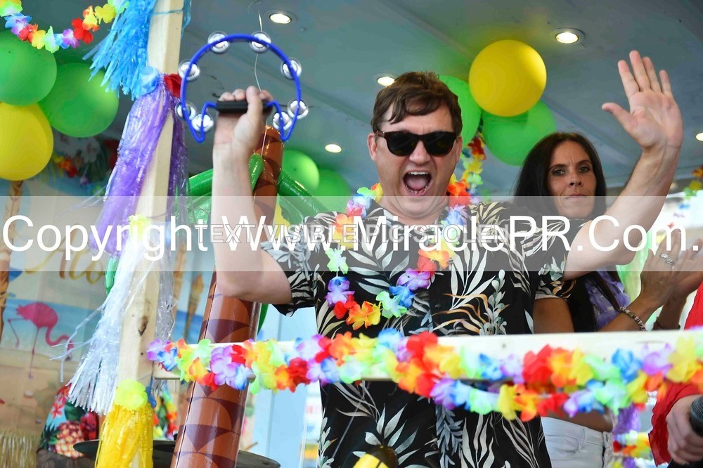 SH4_3441 - Carnival Procession.
