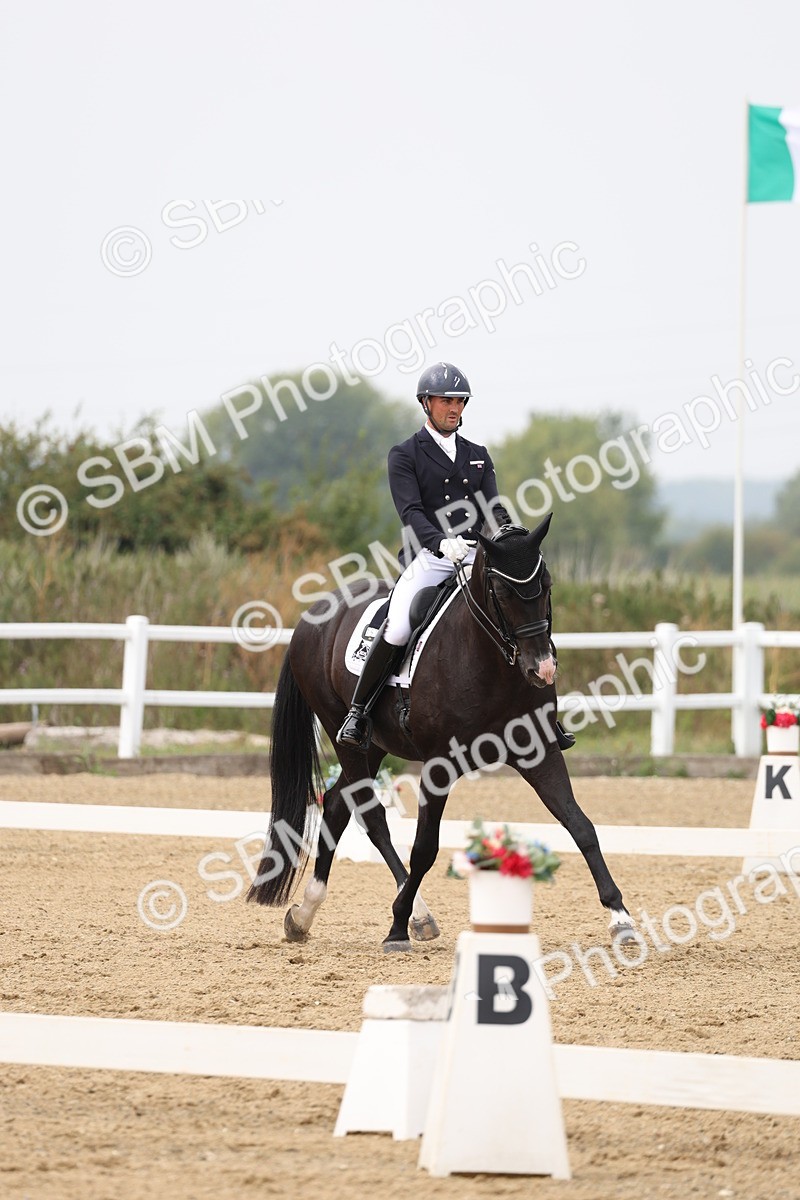 SBM_007602 - Class 9 - FEI INT I - 14.57-15.45