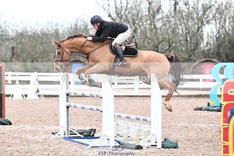 251206-132239-01087 - Cls 13 Snr Foxhunter and 1.20m